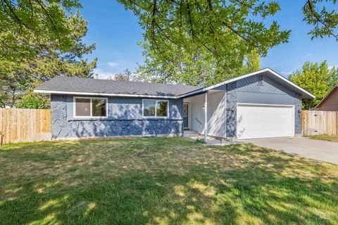 Photo of 551 Park Meadows Circle, Twin Falls, ID 83301 (MLS # 98987800)