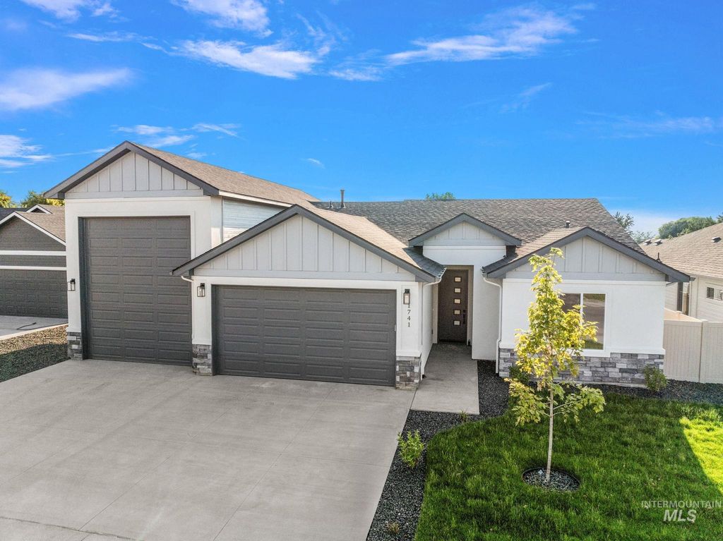 Photo of 1510 Castle Way, Emmett, ID 83617 (MLS # 98954359)
