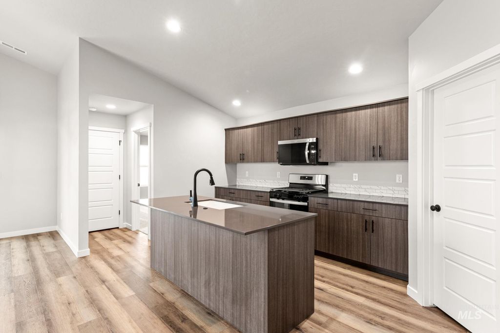 Photo of 17720 N Hugh Glass Way, Nampa, ID 83687 (MLS # 98978439)