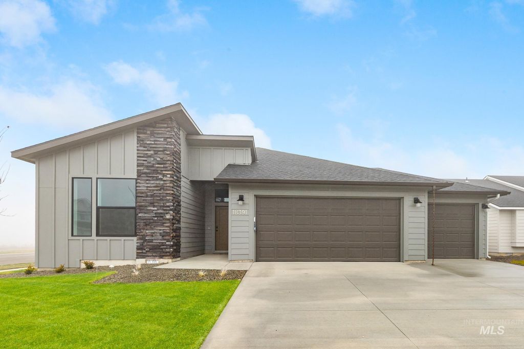 Photo of 17720 N Hugh Glass Way, Nampa, ID 83687 (MLS # 98978439)