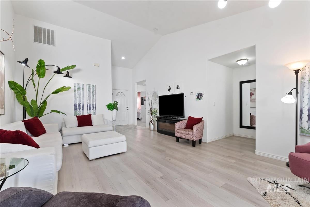 737 N Eagle Rd.