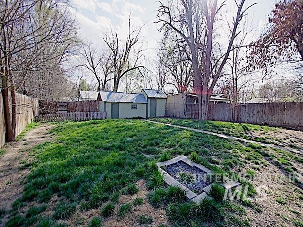 Photo of 628 3rd Ave S, Payette, ID 83672 (MLS # 98980084)