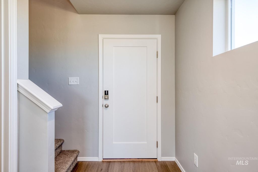 Photo of 2550 W Fallon Lp, Nampa, ID 83651 (MLS # 98968413)