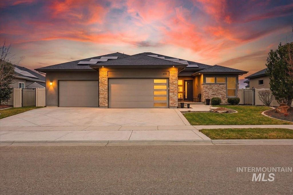 Photo of 672 E Vivid Sky Drive, Meridian, ID 83642 (MLS # 98972504)