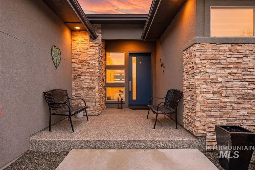 Photo of 672 E Vivid Sky Drive, Meridian, ID 83642 (MLS # 98972504)