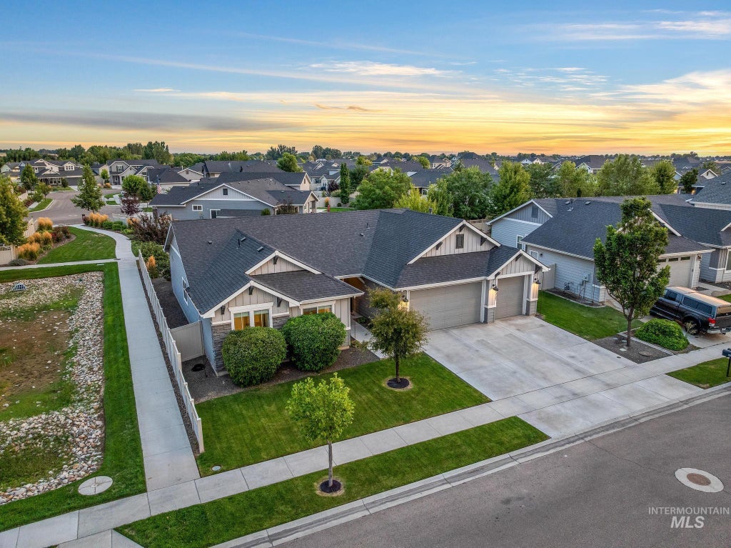 Photo of 6237 E Canyon Crossing Dr, Nampa, ID 83687 (MLS # 98999002)