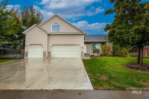 3512 E Sandyford Ave Nampa ID 83686