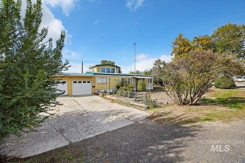 Photo of 909 N Birch Street, Jerome, ID 83301 (MLS # 98965981)