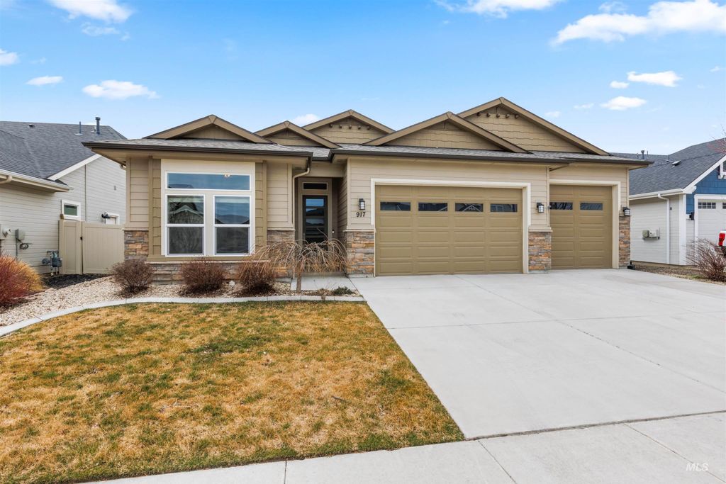 Photo of 917 E Pascua Dr, Kuna, ID 83634 (MLS # 98978577)