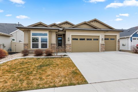 Photo of 917 E Pascua Dr, Kuna, ID 83634 (MLS # 98978577)