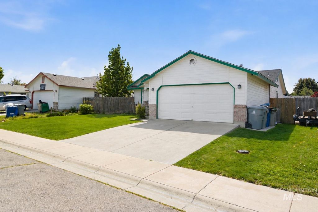 Photo of 10747 W Irving Ct, Boise, ID 83713 (MLS # 98984333)