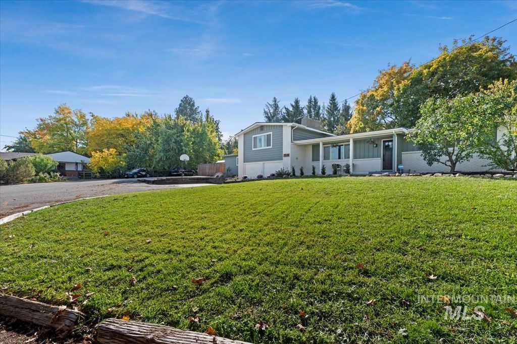 Photo of 7519 W Sorenson Dr, Boise, ID 83709 (MLS # 98965999)