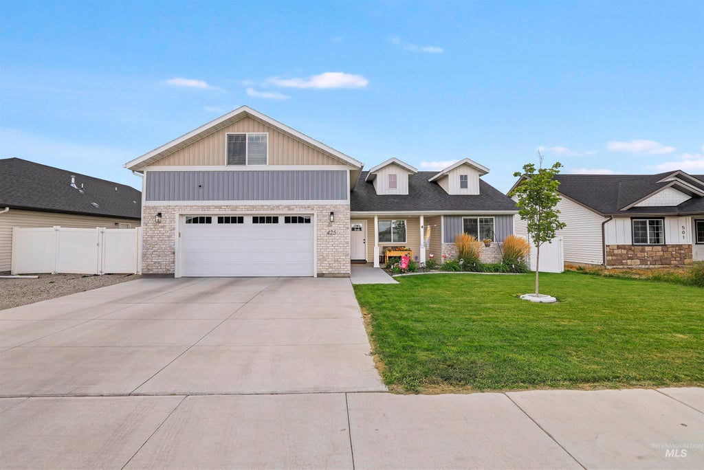 Photo of 425 Lyndon St. N St, Jerome, ID 83338 (MLS # 98999739)