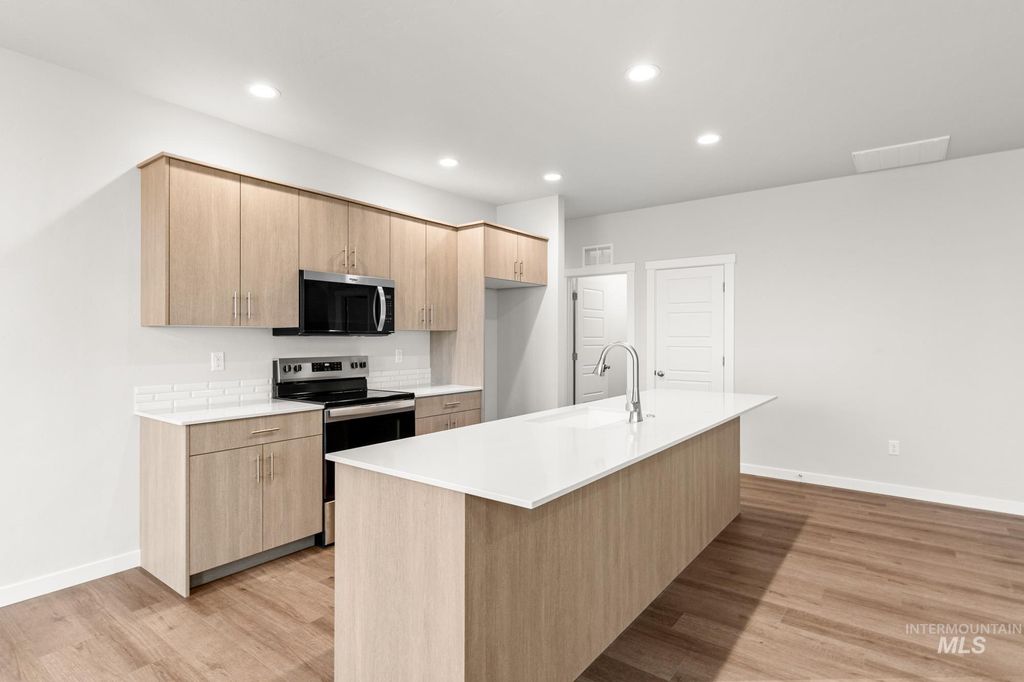 Photo of 8215 E Cool River Lp, Nampa, ID 83687 (MLS # 98983753)