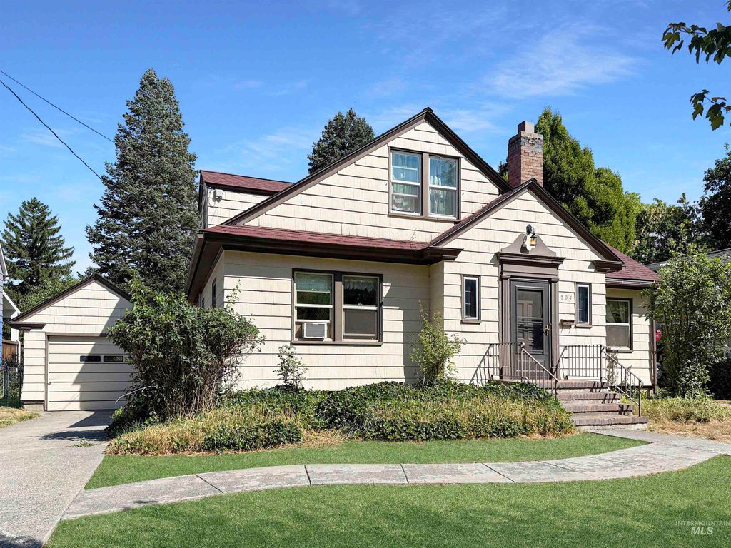 Photo of 504 S Hayes St, Moscow, ID 83843 (MLS # 98959078)