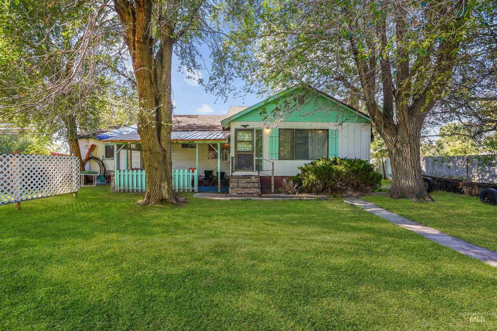 Photo of 1818 Normal Ave, Burley, ID 83318 (MLS # 98964083)