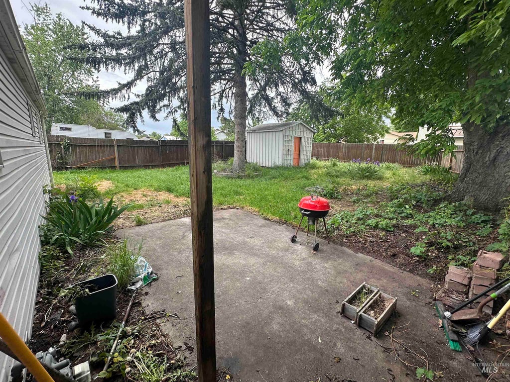 Photo of 630 Preston Ave, Lewiston, ID 83501 (MLS # 98986084)