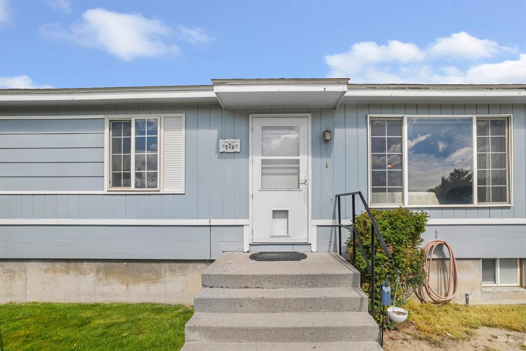 Photo of 328 E Ave J, Jerome, ID 83338 (MLS # 98980488)