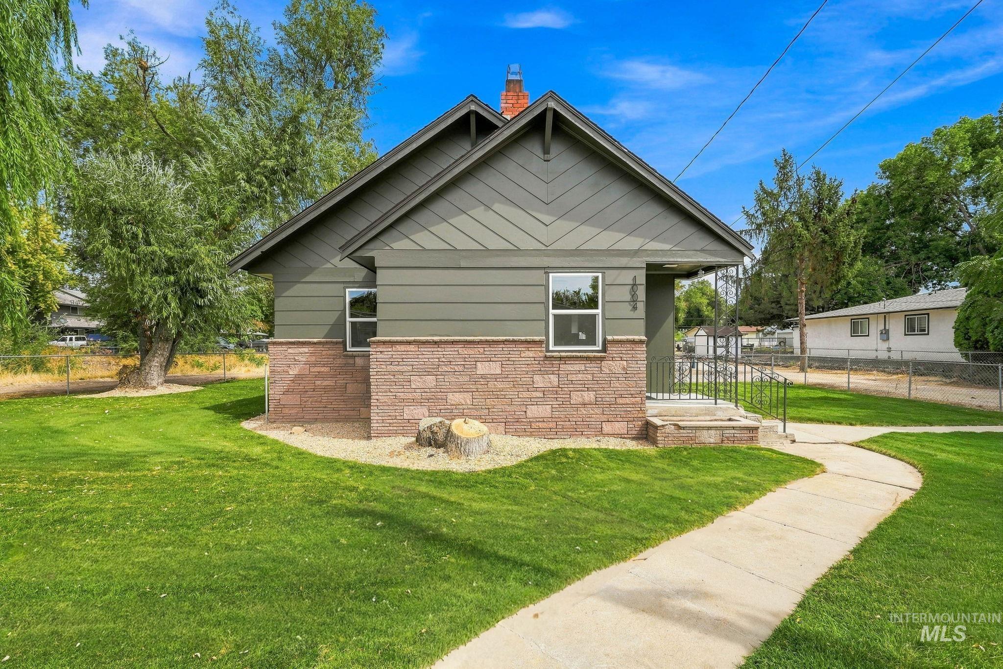 1004 South Holly Street