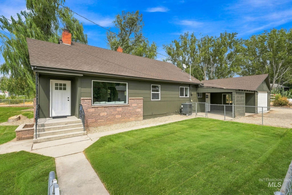 Photo of 1004 South Holly Street, Nampa, ID 83687 (MLS # 98999693)