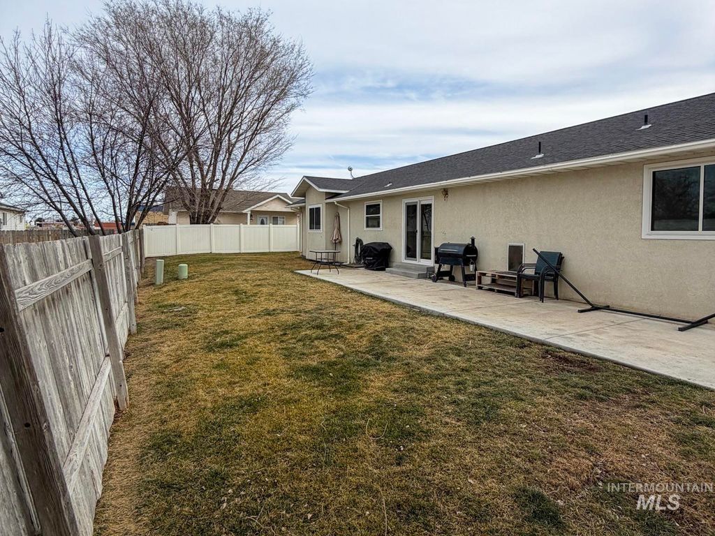 Photo of 422 Parish Ct, Burley, ID 83318 (MLS # 98973925)