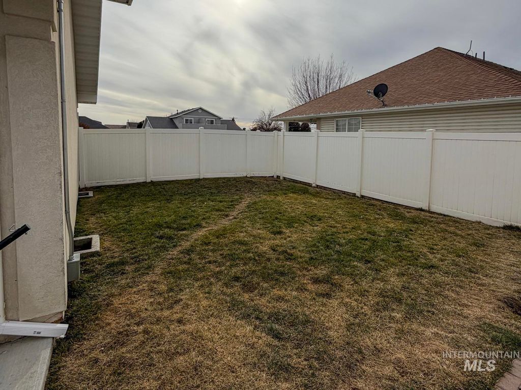 Photo of 422 Parish Ct, Burley, ID 83318 (MLS # 98973925)