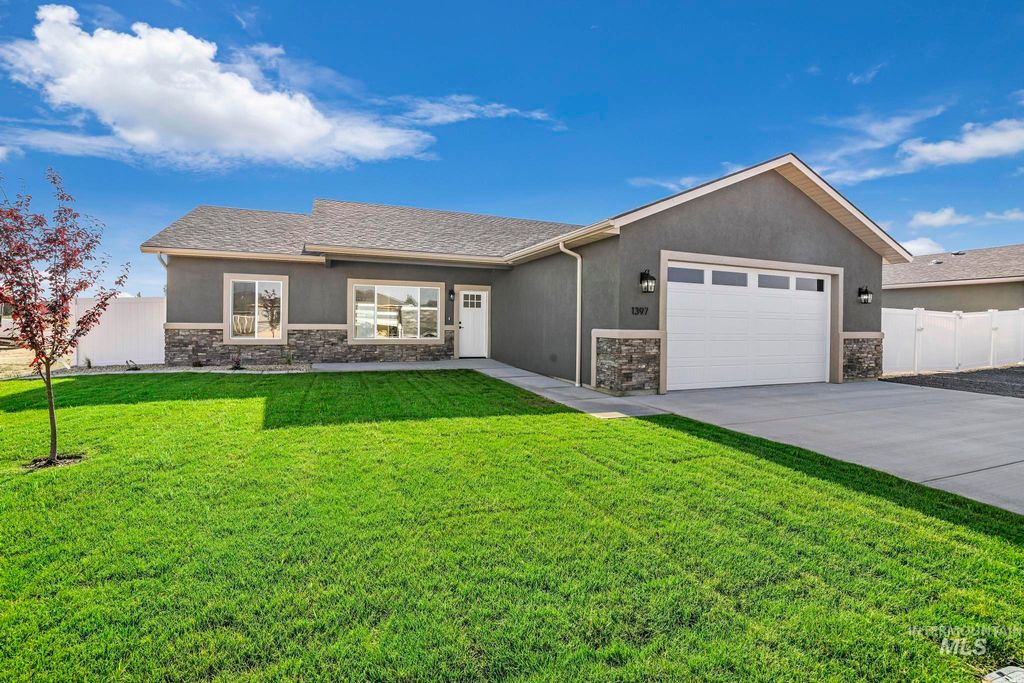 Photo of 1385 Haizlee Way, Twin Falls, ID 83301 (MLS # 98936027)