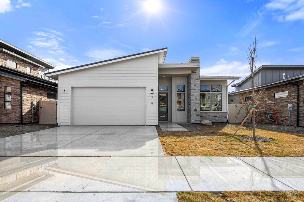 Photo of 719 W Wrangler St, Meridian, ID 83646 (MLS # 98979329)