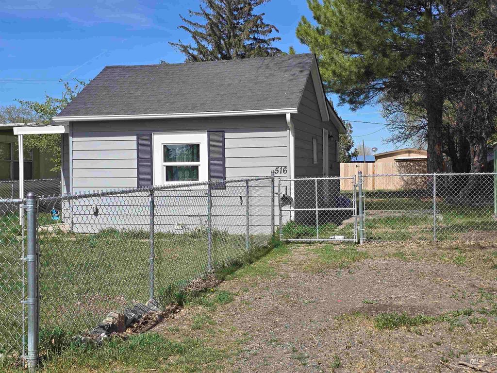 Photo of 516 W Avenue C, Jerome, ID 83338 (MLS # 98979854)