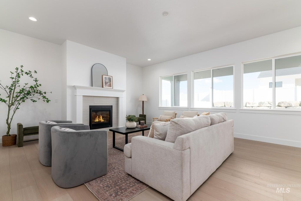 Photo of 9076 W Purple Martin St, Star, ID 83669 (MLS # 98985250)