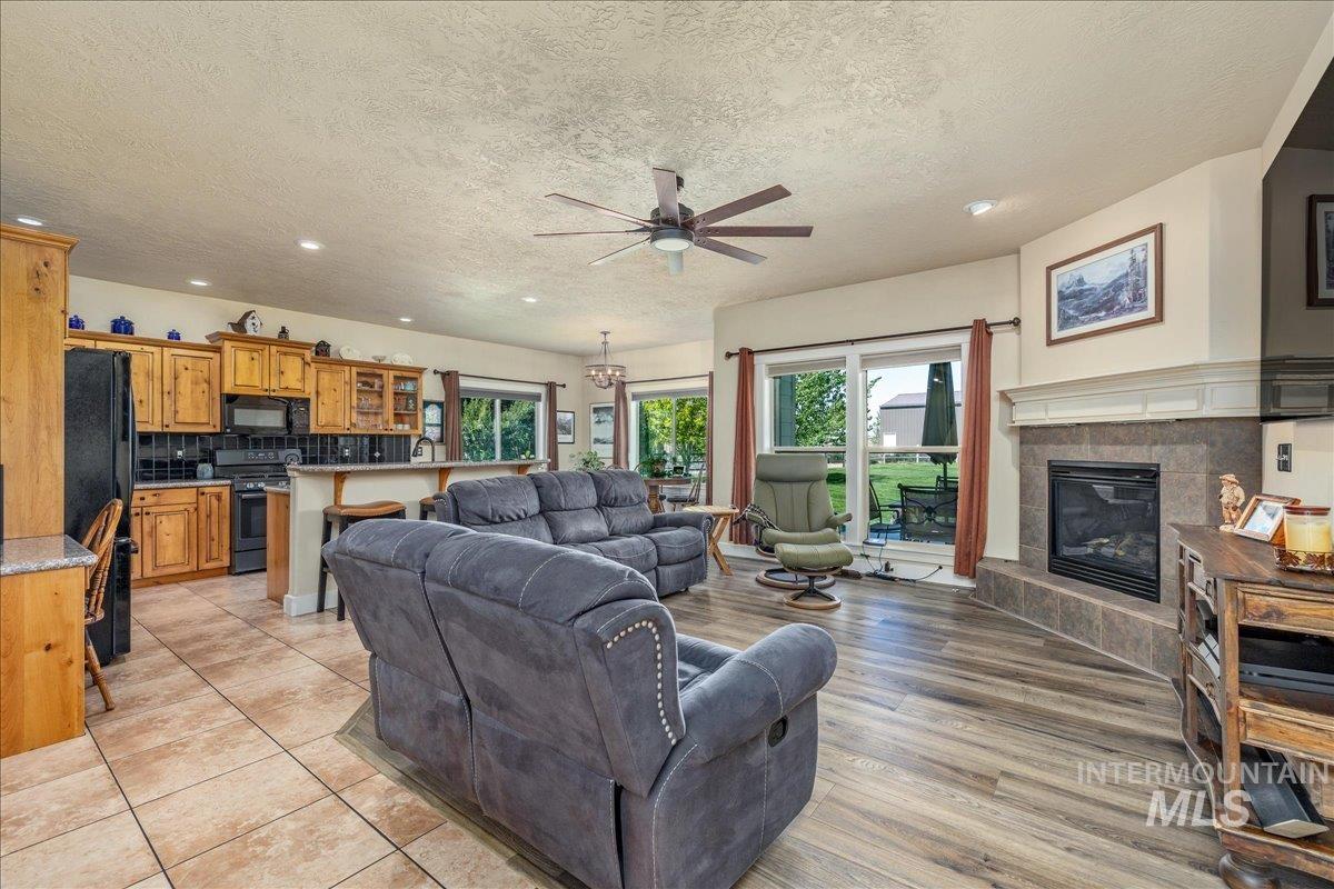 18593 S Pleasant Valley Rd