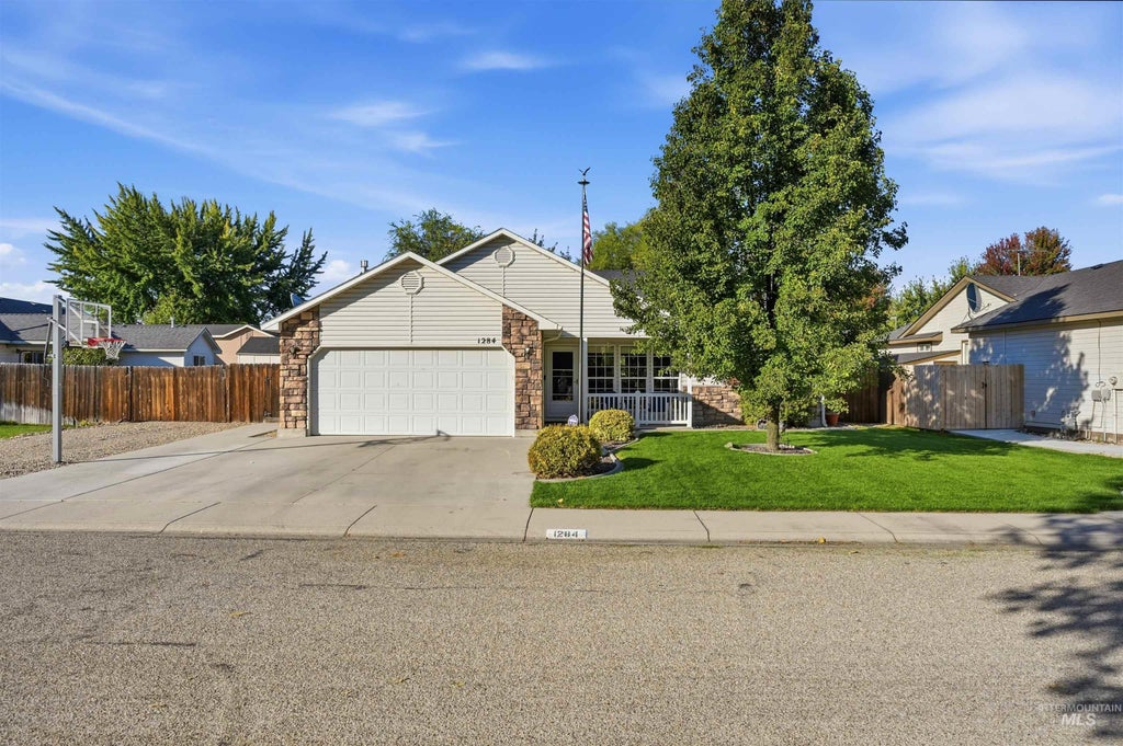 Photo of 1284 Tennessee Drive, Middleton, ID 83644 (MLS # 99003155)