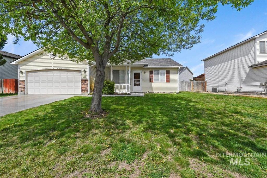 Photo of 1406 Tamarack Dr, Nampa, ID 83651 (MLS # 98981144)
