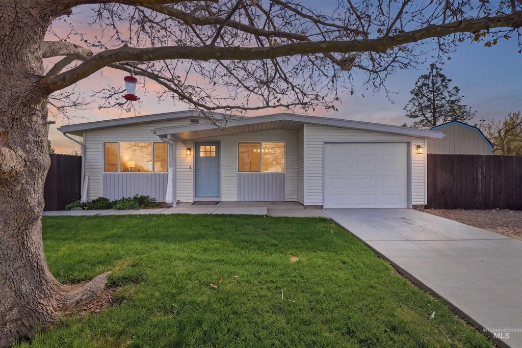 Photo of 8134 S Five Mile Rd, Boise, ID 83709 (MLS # 98983791)