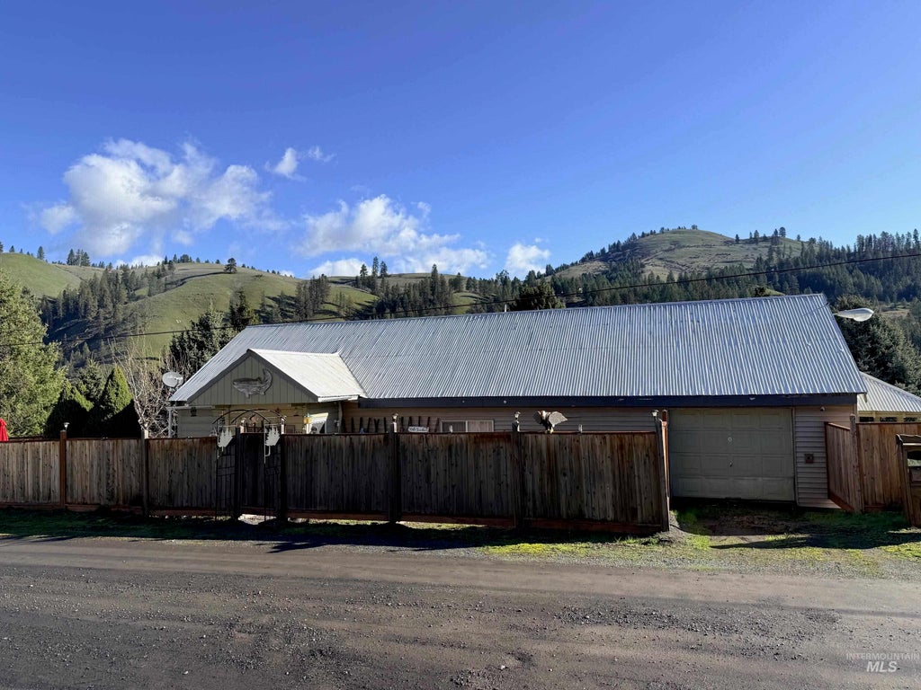 Photo of 335 N Pine St, Peck, ID 83545 (MLS # 99000341)