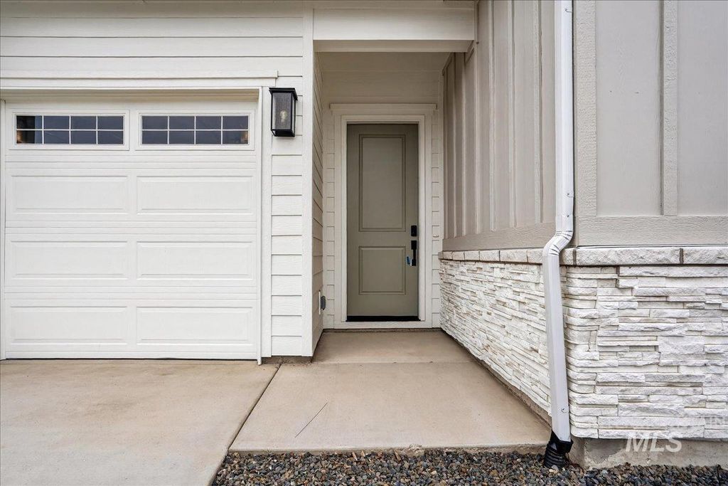 Photo of 2431 N Black Fire Ave, Star, ID 83669 (MLS # 98983112)