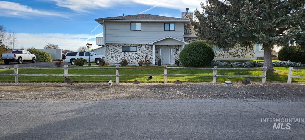 Photo of 1027 Clear Creek Drive, Buhl, ID 83316 (MLS # 98974615)