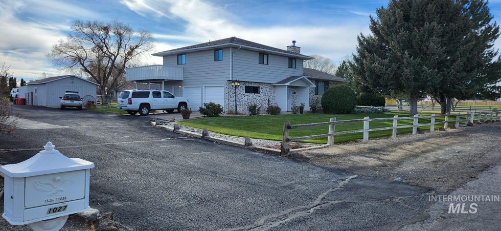 Photo of 1027 Clear Creek Drive, Buhl, ID 83316 (MLS # 98974615)