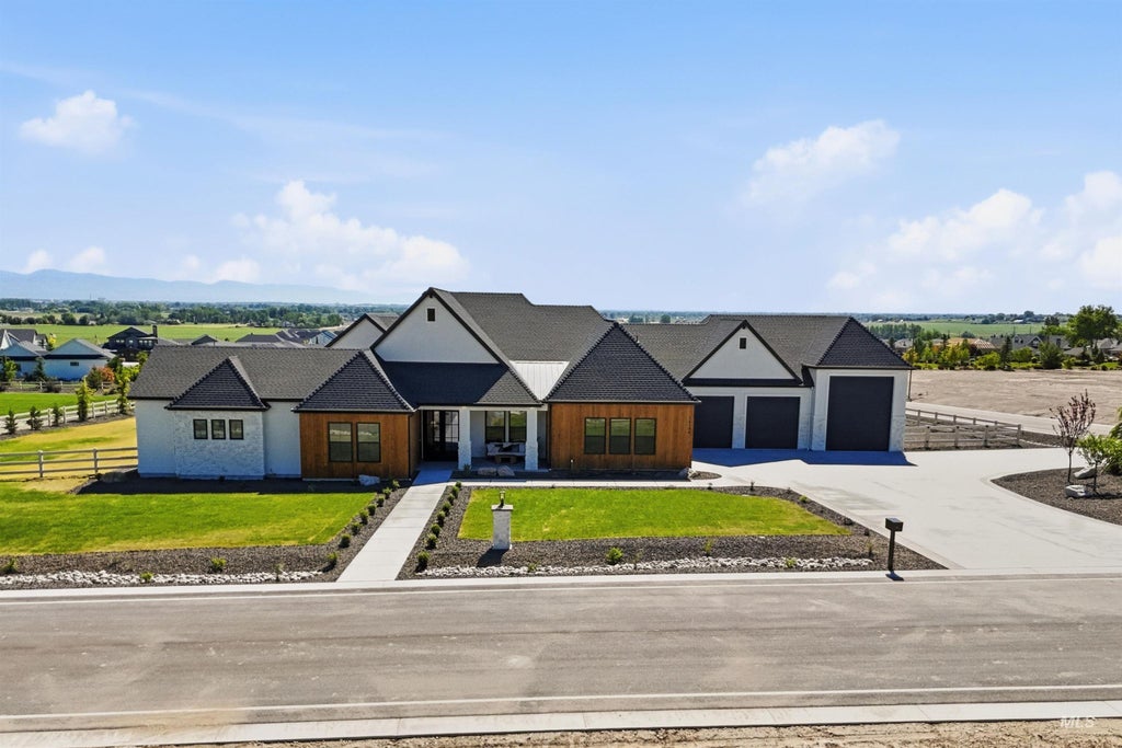 Photo of 14184 Red River Ave, Nampa, ID 83651 (MLS # 98989418)
