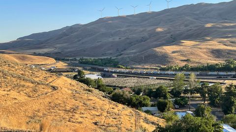 Photo of 300 Old Oregon Trail Hwy, Huntington, OR 97907 (MLS # 98932303)