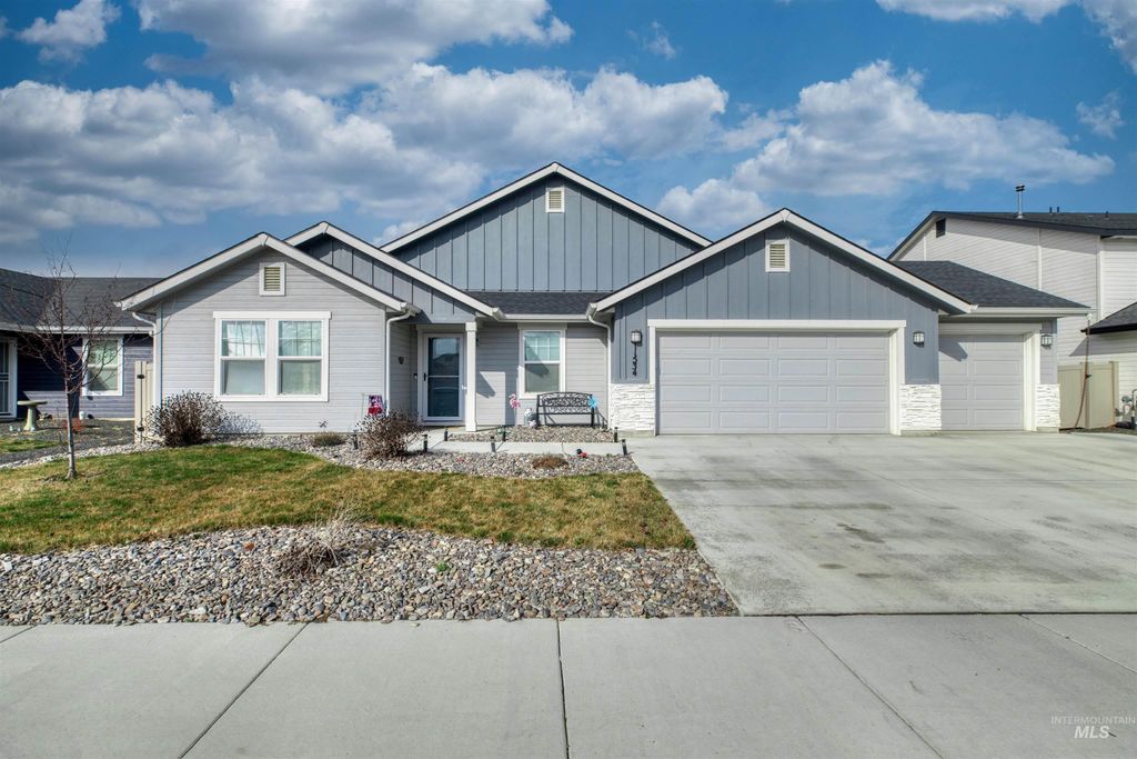 Photo of 11534 W Trooper St, Nampa, ID 83651 (MLS # 98976816)