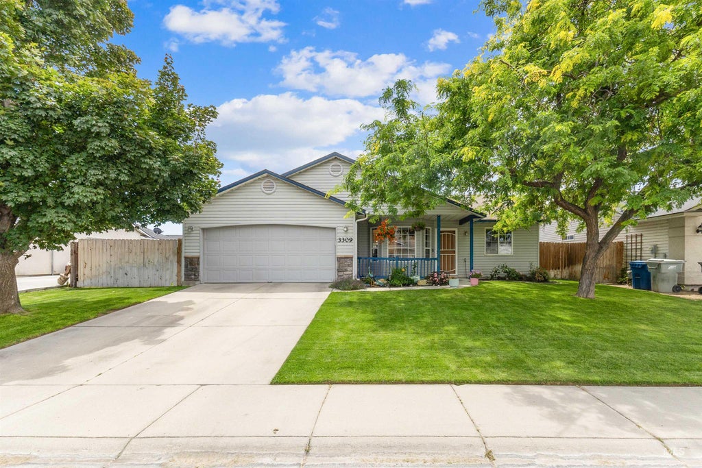 Photo of 3309 E Princess Amy Ct, Nampa, ID 83686 (MLS # 98992988)