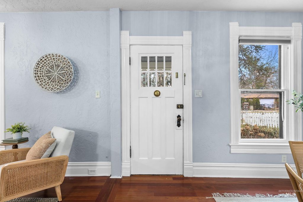 Photo of 1513 N 8th St, Boise, ID 83702 (MLS # 98972397)