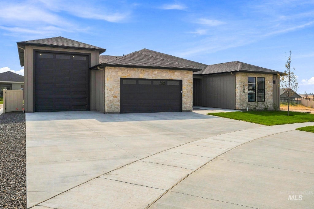 Photo of 435 S Diesel Way, Boise, ID 83716 (MLS # 98997219)