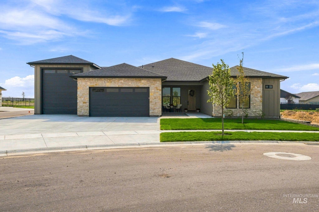 Photo of 435 S Diesel Way, Boise, ID 83716 (MLS # 98997219)