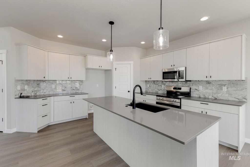 Photo of 1090 W Cub River Dr, Meridian, ID 83642 (MLS # 98981612)