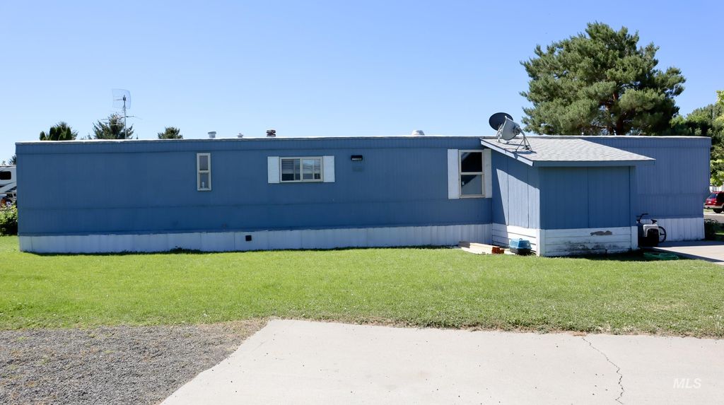 Photo of 1015 N Fir St Trailer 46 ST #46, Jerome, ID 83338 (MLS # 98990006)