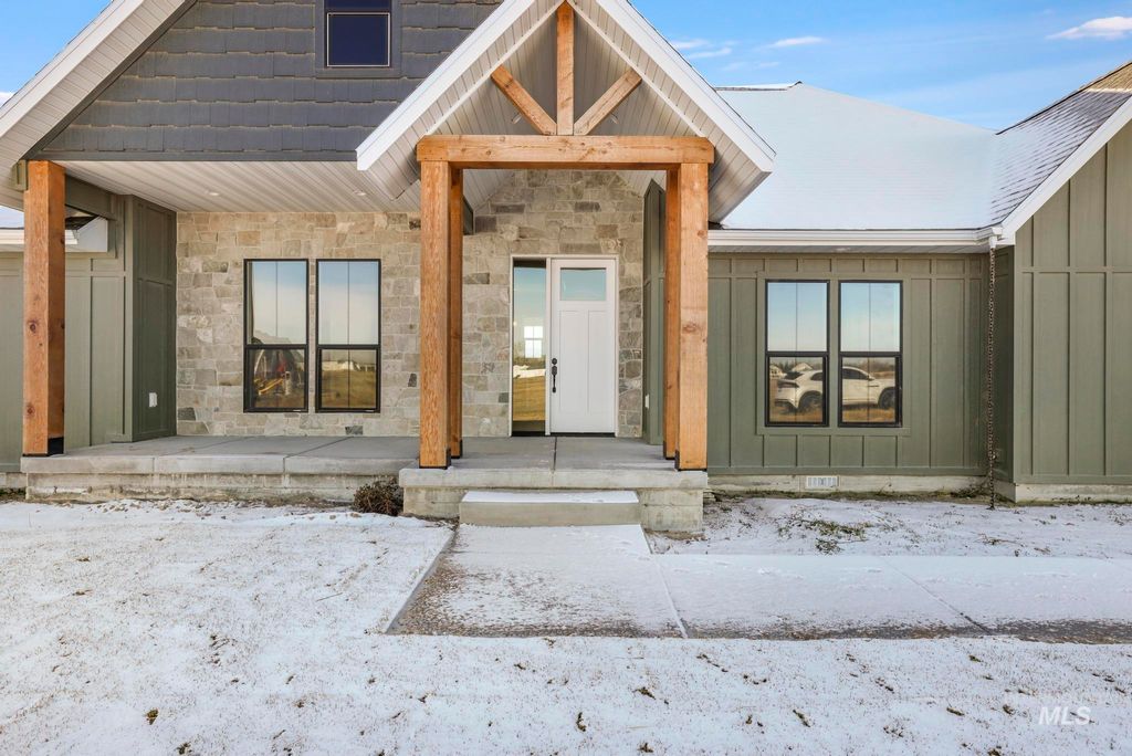 Photo of 262 Ferdinand Circle, Burley, ID 83318 (MLS # 98968847)