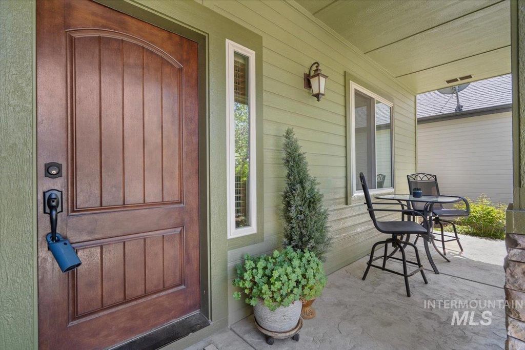 Photo of 4154 N Tipton Ave, Meridian, ID 83646 (MLS # 98984131)