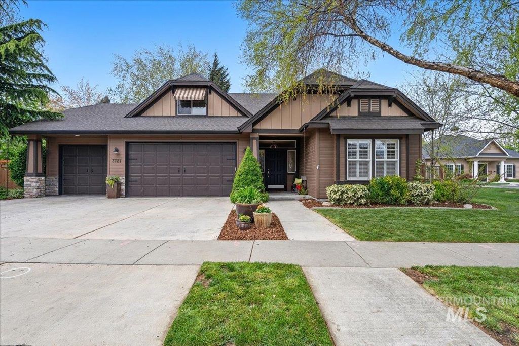 Photo of 3727 N Hollymount Way, Meridian, ID 83646 (MLS # 98984329)